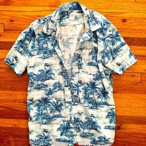 GAP blue Hawaiian shirt boys size 10 L